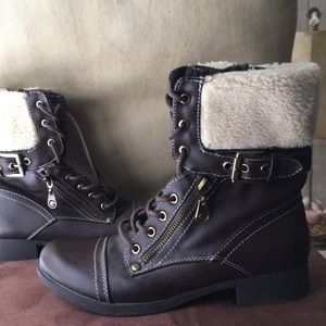 NWOT GUESS Boots